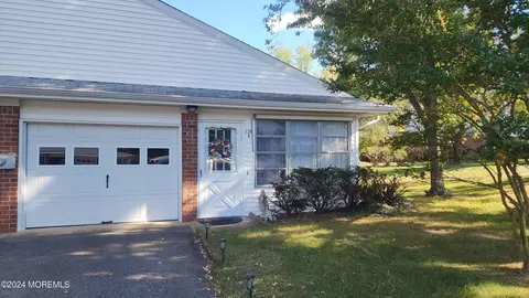 126 Tulip Ct #B, Whiting, NJ 08759