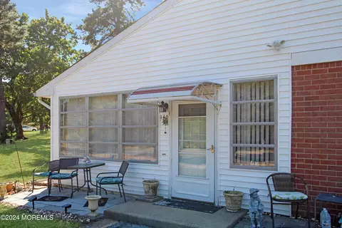 140 Azalea Dr # D, Whiting, NJ 08759