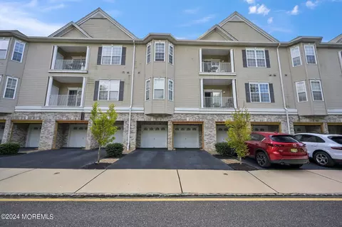 204 Canterbury Ln, Morganville, NJ 07751