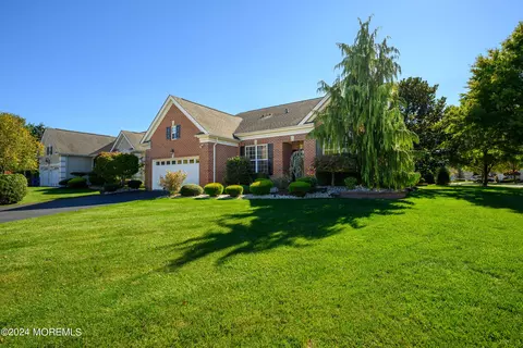 23 Rosecliff Dr, Jackson, NJ 08527