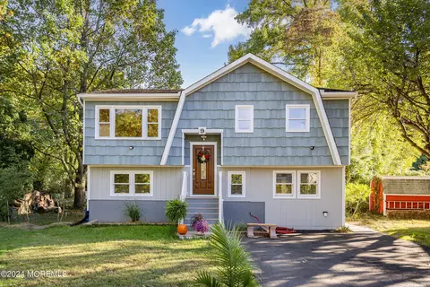 9 Patterson St, Red Bank, NJ 07701