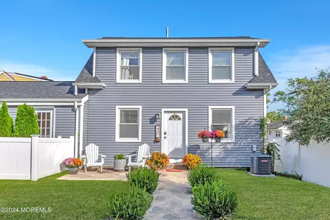 230 Robbins Rd, Neptune City, NJ 07753