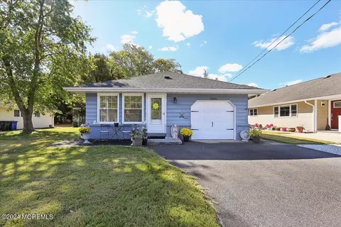 2204 Mount Carmel Blvd, Toms River, NJ 08753
