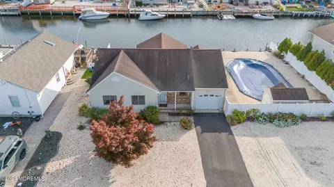 615 Bowsprit Pt, Lanoka Harbor, NJ 08734