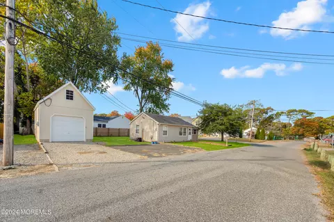 19 Coast Dr, Brick, NJ 08723