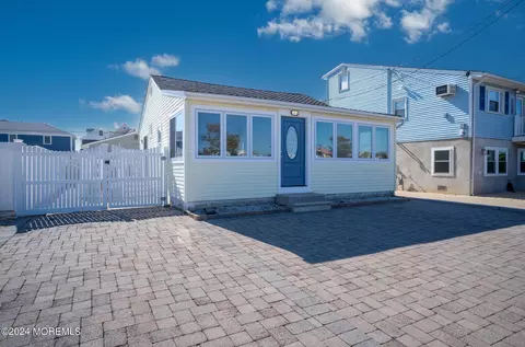 201 Fielder Ave, Seaside Heights, NJ 08751