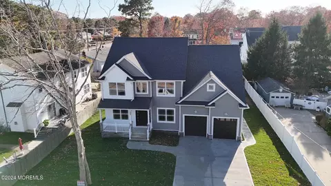 1007 Clearwater Ave, Manahawkin, NJ 08050