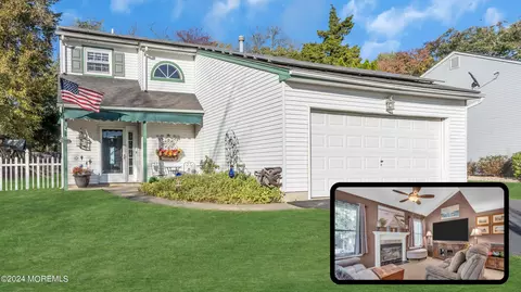 9 Driftwood Dr, Howell, NJ 07731