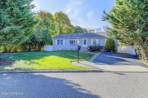 1060 Savannah St, Toms River, NJ 08753