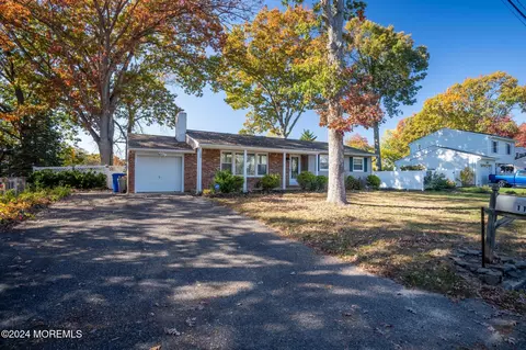 1154 Sylvan Dr, Toms River, NJ 08753