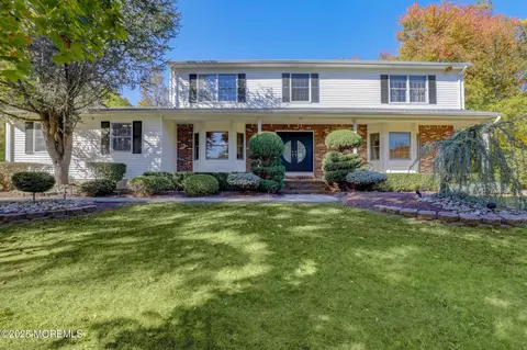 10 Holly Hill Rd, Marlboro, NJ 07746