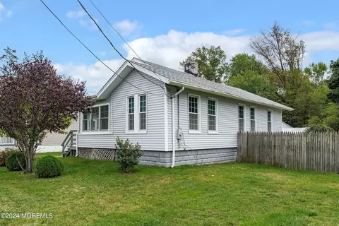 716 Park Ave, Freehold, NJ 07728