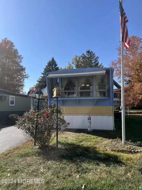 110 Antonia Dr, Jackson, NJ 08527