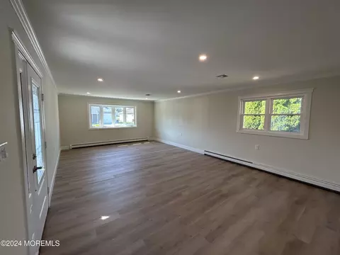 Living - 60 Bonaire Dr, Berkeley, NJ 08721 photo 5 of 7