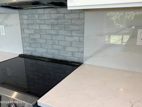 Kitchen - 60 Bonaire Dr, Berkeley, NJ 08721 photo 14 of 18