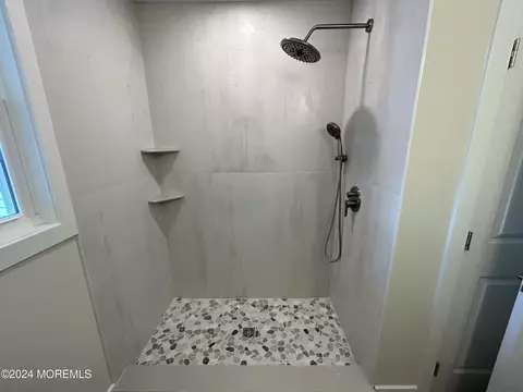 Bath - 60 Bonaire Dr, Berkeley, NJ 08721 photo 3 of 12