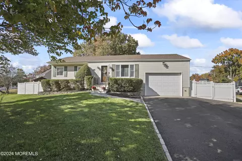 343 Middle Rd, Hazlet, NJ 07730