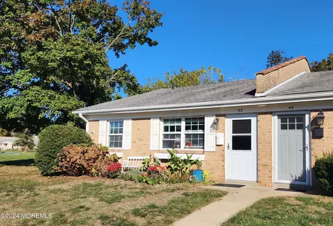 42 Waterfront Dr #216, Brick, NJ 08724