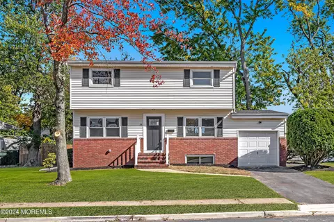 28 Cornell Dr, Hazlet, NJ 07730