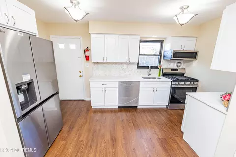 301 Spring St #11, Red Bank, NJ 07701