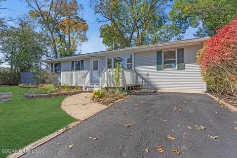 116 Stern St, Bayville, NJ 08721
