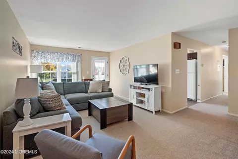 146 Pinetree Ct, Howell, NJ 07731
