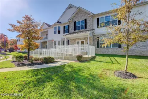 112 Canterbury Ln, Morganville, NJ 07751