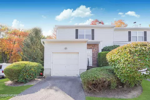 43 Hemlock Dr #250, Jamesburg, NJ 08831