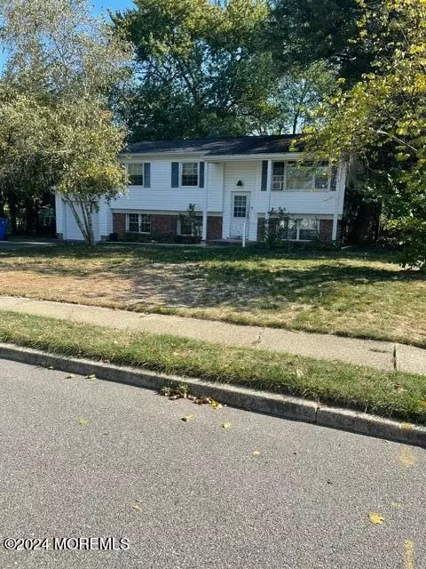 1204 Avrum Dr, Toms River, NJ 08753