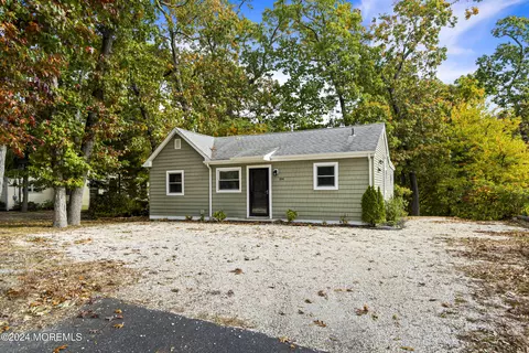 184 W End Ave, Island Heights, NJ 08732