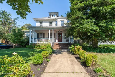 73 Maple Pl, Keyport, NJ 07735