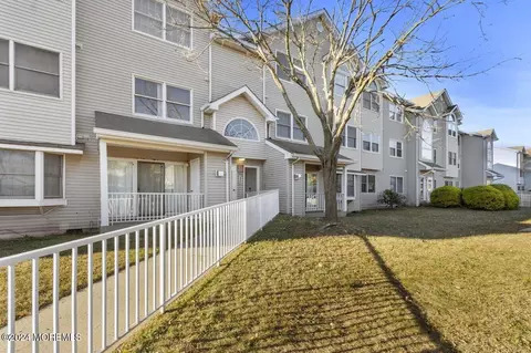 724 Edpas Rd, New Brunswick, NJ 08901