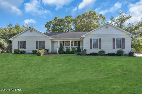 647 W Commodore Blvd, Jackson, NJ 08527