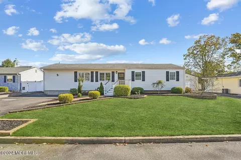 283 Wisteria Dr, Brick, NJ 08723
