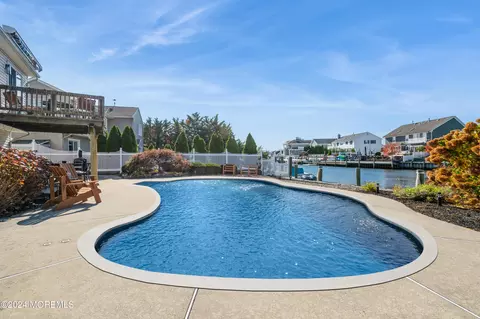 1505 Bel Aire Ct E, Point Pleasant, NJ 08742