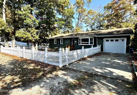 Exterior - 322 Station Dr, Forked River, NJ 08731 photo 2 of 9