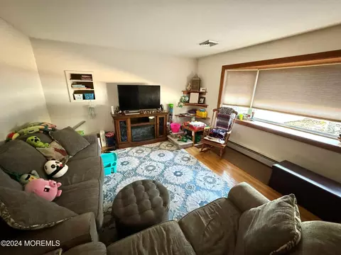 Living - 322 Station Dr, Forked River, NJ 08731 photo 1 of 2