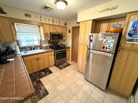 Kitchen - 322 Station Dr, Forked River, NJ 08731 photo 1 of 3