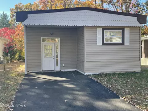 19 Nicholas Blvd, Jackson, NJ 08527