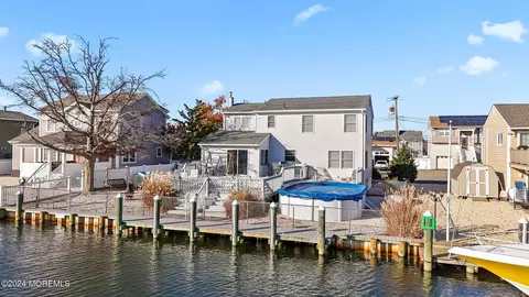 343 Maria Dr, Toms River, NJ 08753