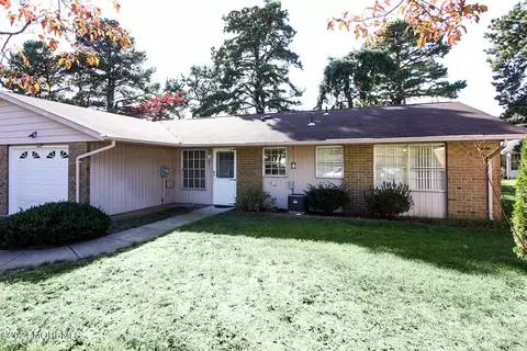 90 Buckingham Dr #A, Manchester, NJ 08759