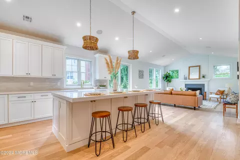 204 Linden Dr, Fair Haven, NJ 07704