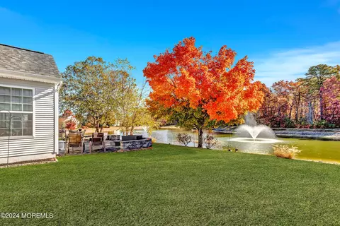 142 Huntington Dr, Jackson, NJ 08527