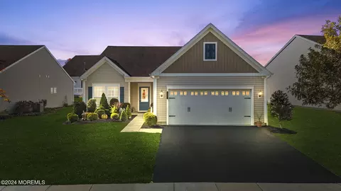 51 Aberdeen Ln, Manchester, NJ 08759
