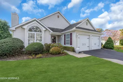 68 Ivy Hill Rd, Lakewood, NJ 08701