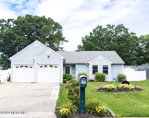 173 Topside Rd, Manahawkin, NJ 08050