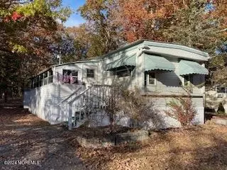 126 Chestnut Dr, Barnegat, NJ 08005