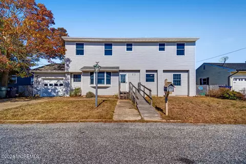 18 W Anchor Dr, Little Egg Harbor, NJ 08087