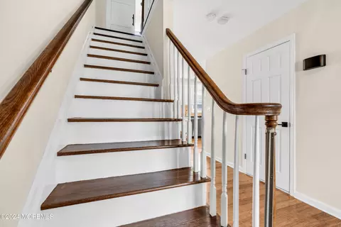 Entry Way - 39 Cherry Tree Cir, Howell, NJ 07731 photo 2 of 5