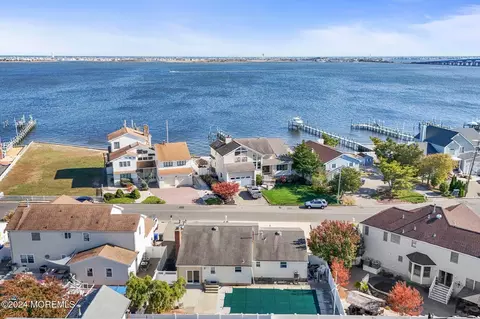 3286 Long Point Dr, Toms River, NJ 08753